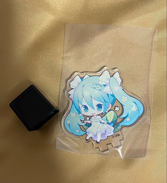 初音ミク アクリルスタンド 光る
