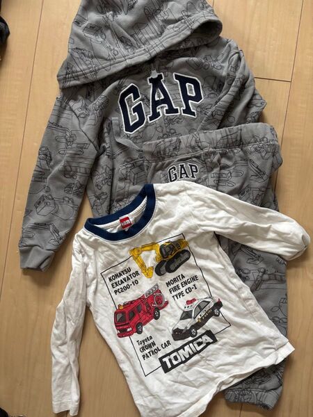 GAP スウェット 車 グレー パーカー ジョガーパンツ キッズ 100 95 裏毛 フード トミカ はたらくくるま