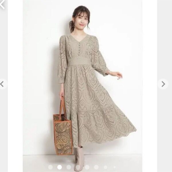 山本美月さん着用 Apuweiser-riche カットワーク切替ティアードワンピース