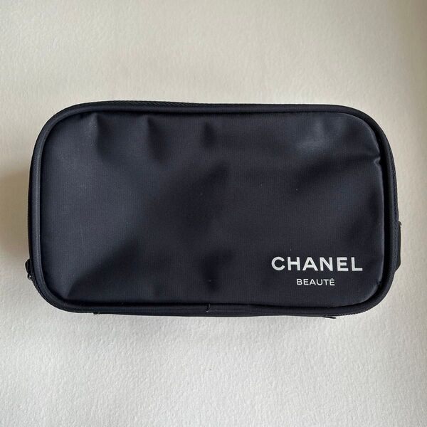 CHANEL BEAUTE シャネルポーチ メイクポーチ ブラックポーチ 化粧ポーチ 小物入れ