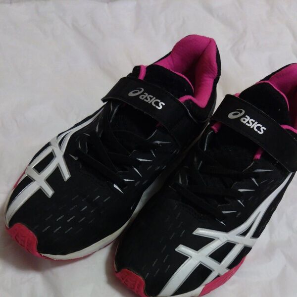 【24.5センチ】asics キッズスニーカー レーザービーム マジックテープ 黒 ピンク 白