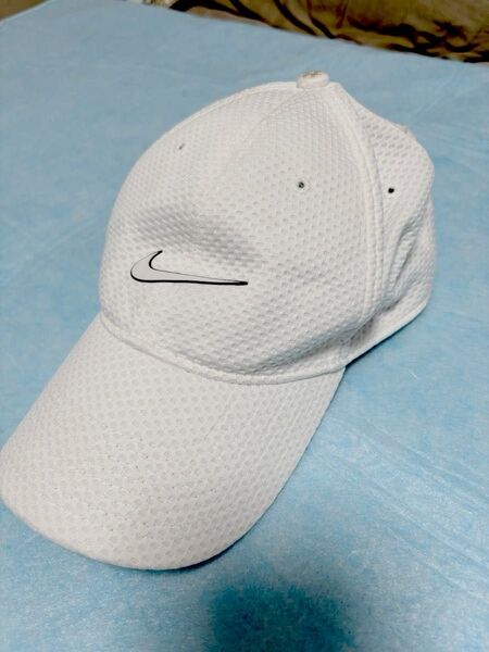 NIKE ナイキ M 帽子 メッシュ 白 部活 小中高生 キャップ