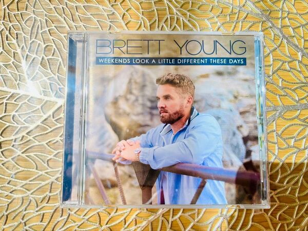 Brett Young Weekends Look A Little Different These Days Lady 結婚式