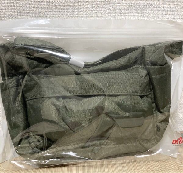 【新品】UNIQLO 非売品 ノベルティ マルチポケットミニバッグ カーキ ユニクロ