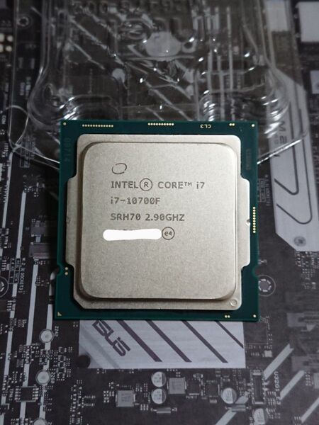 Intel core i7 10700F グラフィックス無し