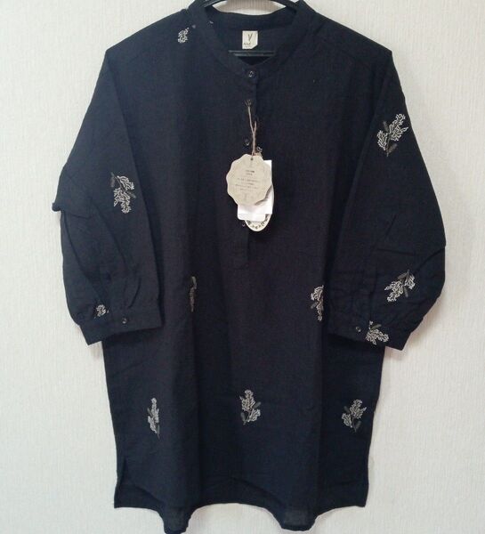 【新品】七分袖花柄ブラウス(黒)