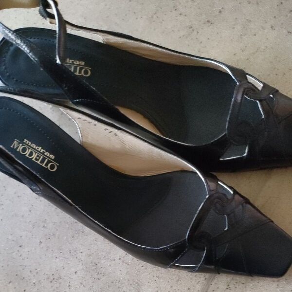 madras MODELLO シューズ 23.5ブラック値下げしました。