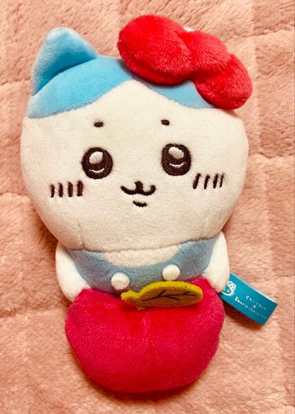 ちいかわ×サンリオキャラクターズ デスクトップから見守るひっかけぬいぐるみ ハチワレ・ハローキティ