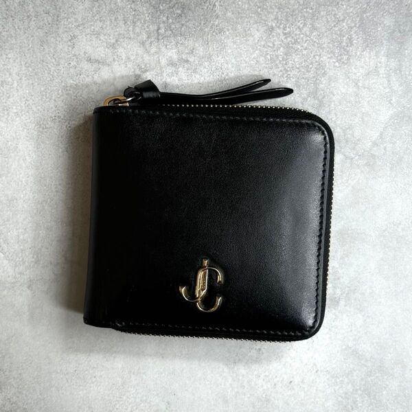 【美品】 JIMMY CHOO ジミーチュウ / テッサコンパクトウォレット 二つ折り財布 ジップアラウンド レザー ブラック