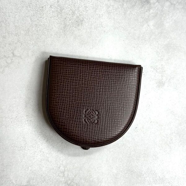 【美品】 LOEWE ロエベ / ハーフムーンコインケース コインパース 小銭入れ グレインレザー アナグラム型押し ブラウン