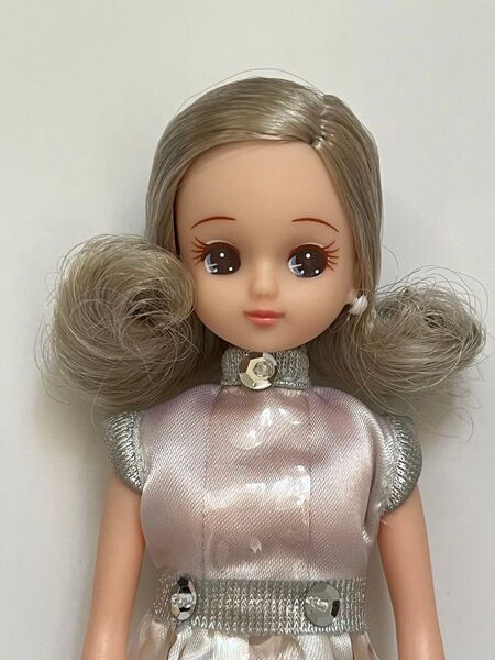 ファッションカレンダー リカちゃん