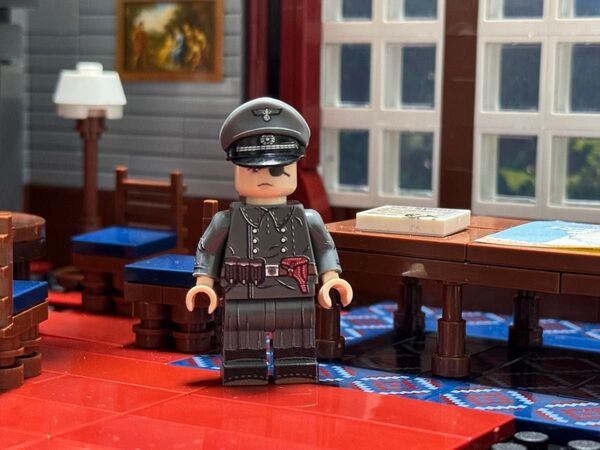 【新品】ドイツ軍 シュタウフェンベルク参謀大佐 LEGO互換 ミニフィグ ww2 LEGO レゴ ミニフィグ