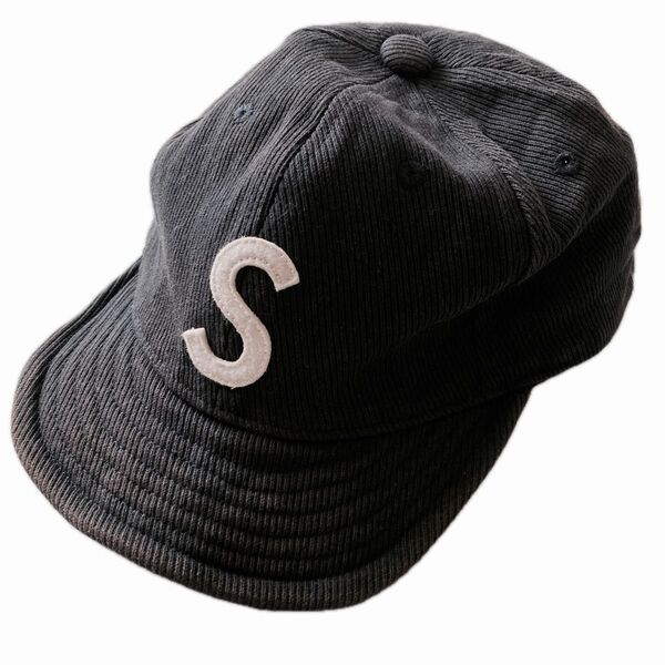 Supreme風 Sロゴ キャップ BLACK