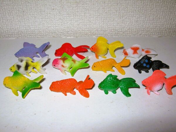 【金魚 ミニチュア 12種類セット】きんぎょ フィギュア かわいい まとめ買い ゴールドフィッシュ 生き物 おもちゃ 玩具 キッズ