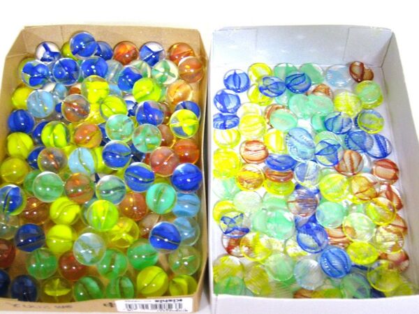 懐かし玩具【おはじき ビー玉 各100個セット】カラフル 昔ながら 懐かしい 昭和の遊び きれい 綺麗 ガラス玉 赤 青 緑 黄色