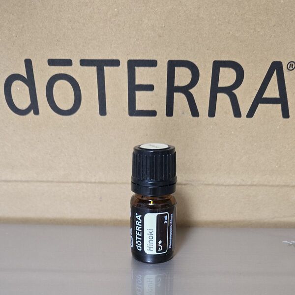 doTERRA ヒノキ エッセンシャルオイル 5ml