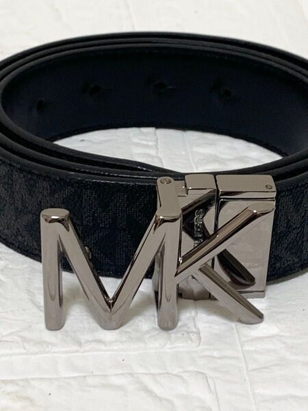 美品 Michael Kors マイケルコース リバーシブルベルト ブラック 黒 ロゴ 総柄