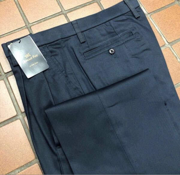 新品☆未使用 W82cm 春夏 綿パン ネイビー系 メンズパンツ ゴルフパンツ メンズスラックス ゴルフウェア GOLF 二木
