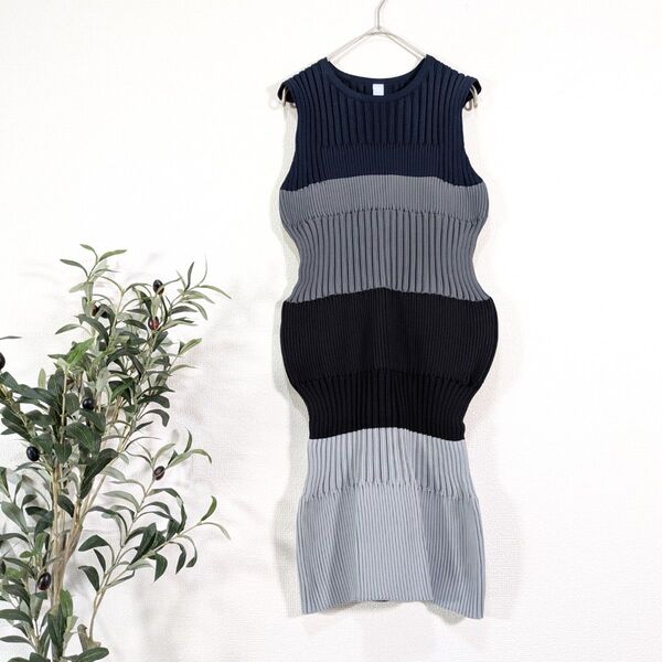 タグ付 美品 CFCL FLUTED DRESS 3 ニットワンピース