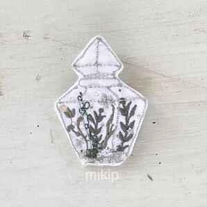 秘薬の小瓶 〜セレーネ〜 ビーズ刺繍ブローチ