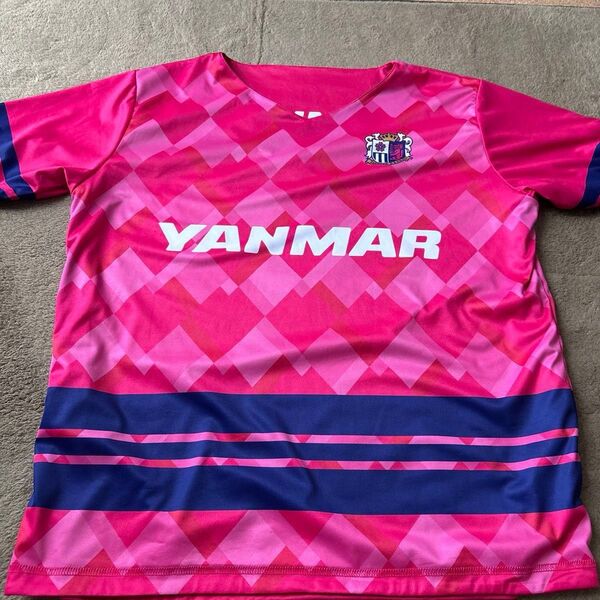 【新品未使用品】セレッソ大阪リバーシブル半袖サッカーシャツ非売品ピンク応援