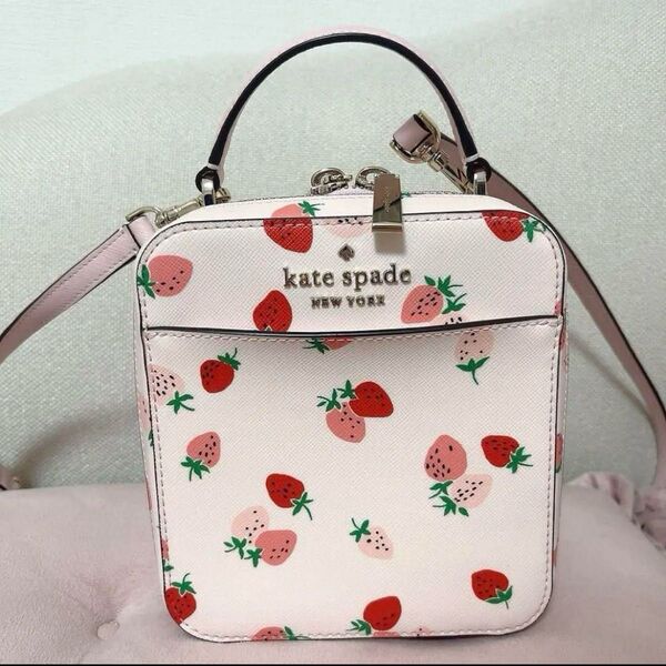 希少 レア ケイトスペード kate spade いちご ショルダーバッグ