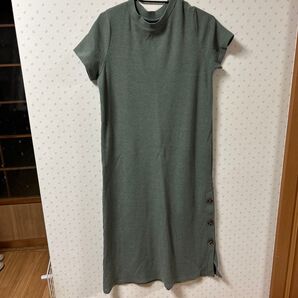 サイドボタン付きワンピース カーキグリーン