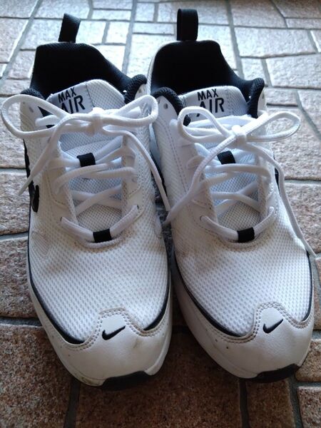 NIKE スニーカー 25.5cm