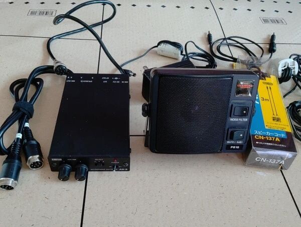 アドニス マイク、スピーカー切替器(AK-9) 外部スピーカー(P810)と接続ケーブル、ACアダプター付