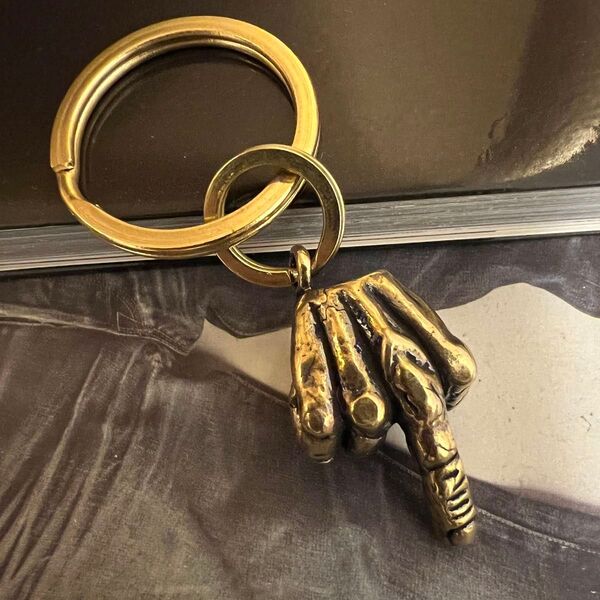 真鍮 キーホルダー アメリカ ファックユー チャーム 中指A キーリング ペンダント