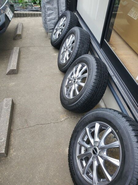 トーヨー GARIT G5 スタッドレスタイヤセット 185/70R14