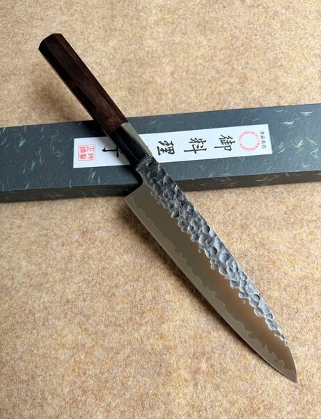 義弘作 和牛刀 包丁 黒打 ステンレスAUS-8A 7寸 山脇刃物製作所 黒檀水牛八角柄