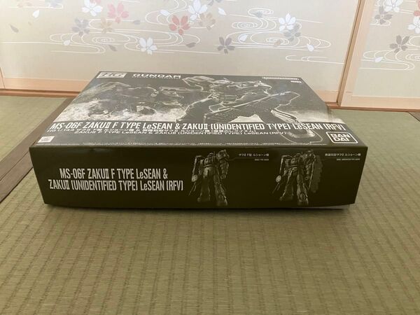 HG 1/144 ZAKU II F TYPE LeSEAN & ZAKU Ⅱ 新品未開封