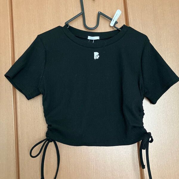 しまむら レディース Tシャツ 服 黒 丈短 トップス