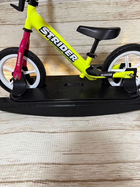 ストライダー ロッキングベース(STRIDER Rocking Base) ベースのみです。