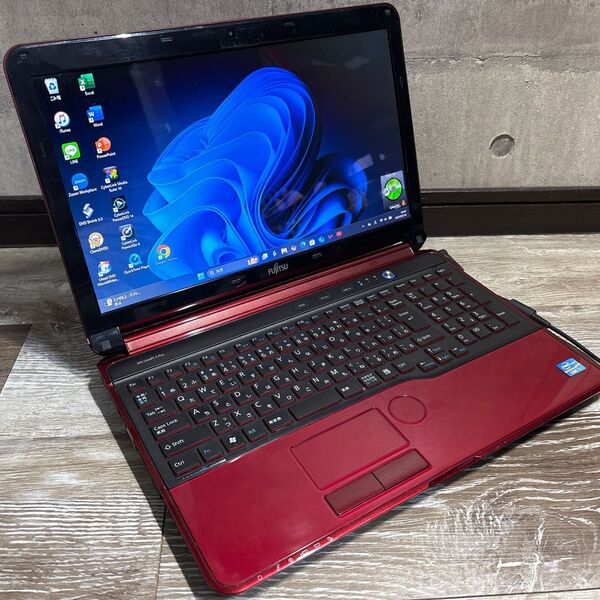 爆速仕様Core i7 富士通ノートパソコン Blu-ray SSD Webカメラ