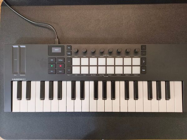 Novation Launchkey mini 37 mk4