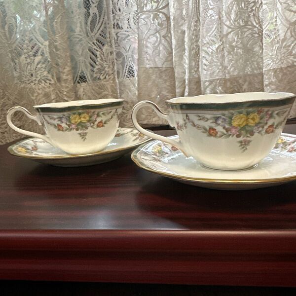 美品 ノリタケ ティーカップ&ソーサー 2客セット 小バラ柄 グリーン 緑 金彩 花柄 フラワー
