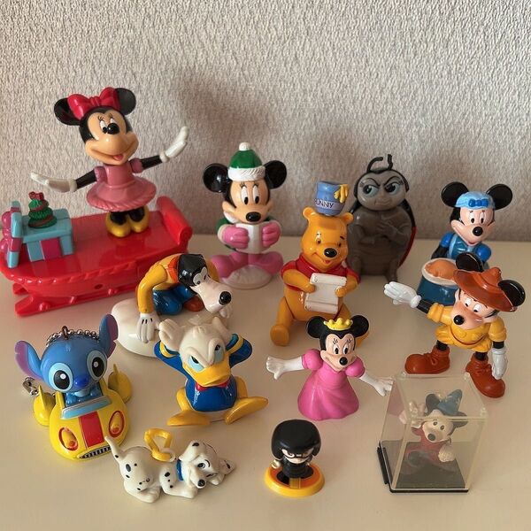 ディズニー ミッキー ミニー ドナルド プーさん グーフィー スティッチ おもちゃ フィギュア キーホルダー レトロ