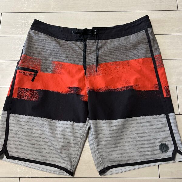 VOLCOM・ボルコム・XL・ハーフパンツ