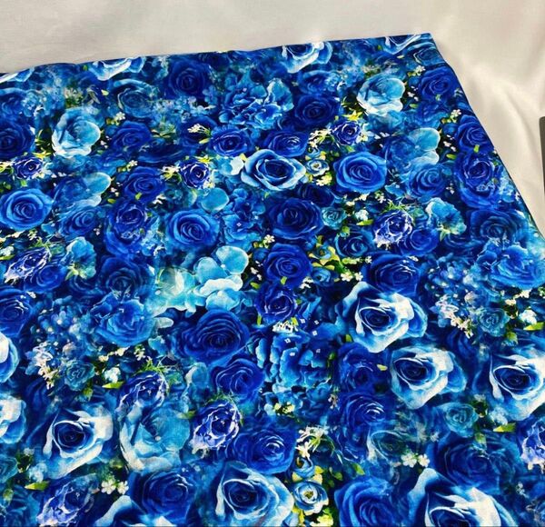 USA生地.シチンク.綿100%.幅110cm×1m青薔薇