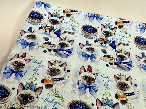 USAシーチング綿100%生地幅110cm×100cm花冠猫ブルベリー2130