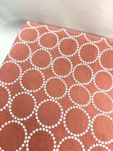 刺繍.中厚リネン刺繍幅125cm×50cm.濃いピンク.タンバリン