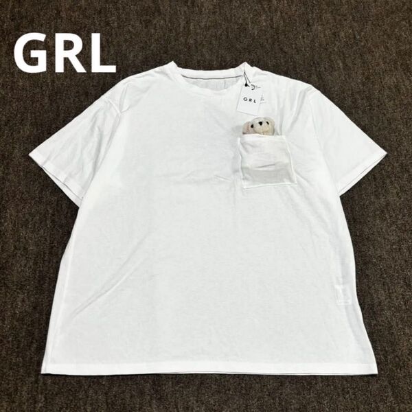 新品、タグ付き グレイルホワイト Tシャツ ポケット付き ぬいぐるみ