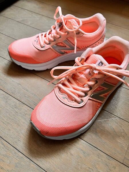 New Balance ランニングシューズ ピンク 23cm