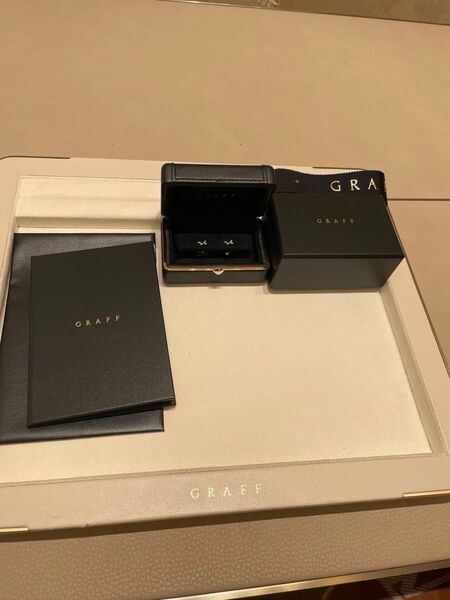 【新品・未使用・試着無し】GRAFF パヴェ バタフライ ダイヤモンド プティ スタッド イヤリング グラフ