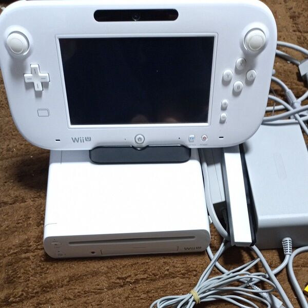 wiiu本体すぐ遊べるファミリーパックマリオU, WiiパーティU、ソフト同梱品