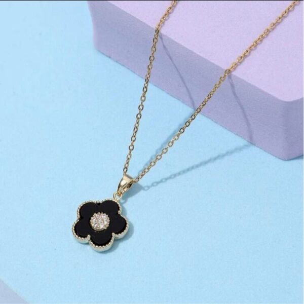 上品可愛い デイジー黒ブラックゴールドチェーンネックレス フラワー花アクセサリー 結婚式リゾートフォーマルブランドハンドメイド調