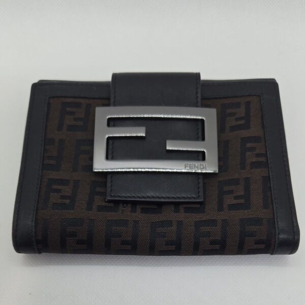 FENDI フェンディ ズッカ柄 二つ折り財布