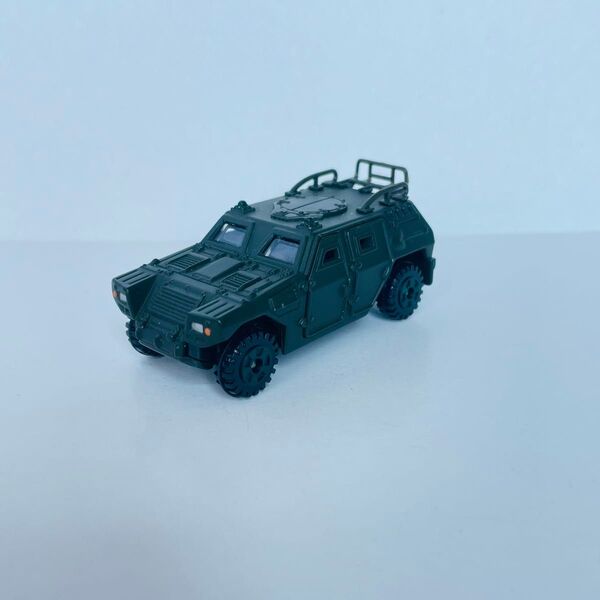 トミカ 自衛隊 軽装甲機動車